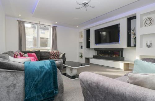 Mullion House | Llawnroc