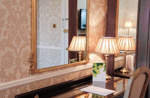 Pontypridd Hotel | Llechwen Hall Hotel