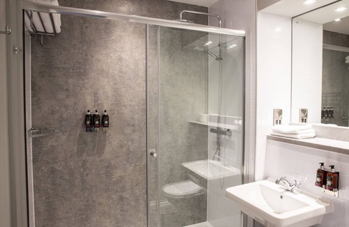 Pontypridd Hotel | Llechwen Hall Hotel