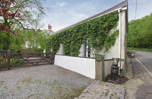 Crynant House | Llethryd Farm Cottage Two