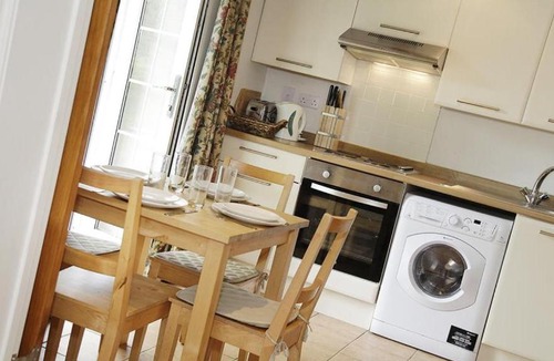 Crynant House | Llethryd Farm Cottage Two