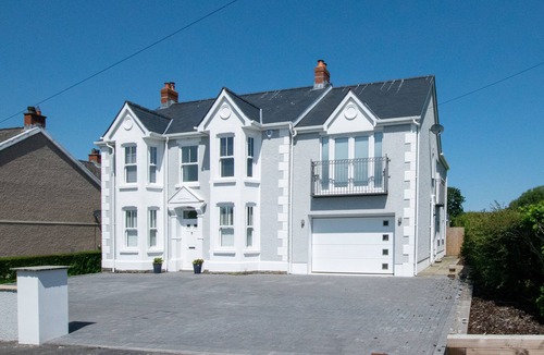 Gorslas House | Llety Celyn - The Hollies