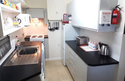 Ruthin Apartment | LLETY MAES FFYNNON [ Rhuthun waterside apartment]