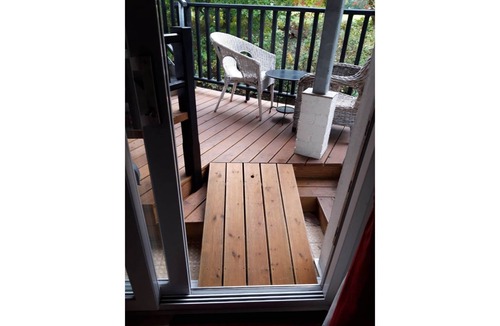 Ruthin Apartment | LLETY MAES FFYNNON [ Rhuthun waterside apartment]