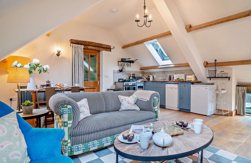 Cwmdu House | Llewenau-Draw Farm - The Barn