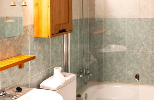 Llivia House | LLIVIA VII - Three Bedroom House, Sleeps 7