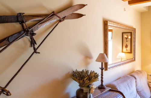 Llivia House | LLIVIA VII - Three Bedroom House, Sleeps 7
