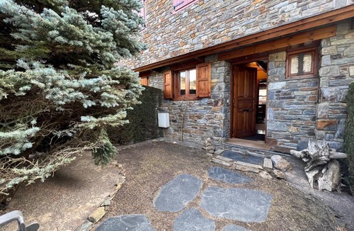 Llivia House | LLivia Xll - Four Bedroom House, Sleeps 8