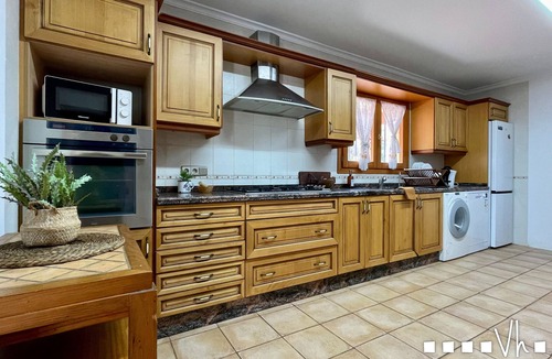 Urbanitzacio la Fustera Villa | LLOBELLA - Large villa on the sea front.