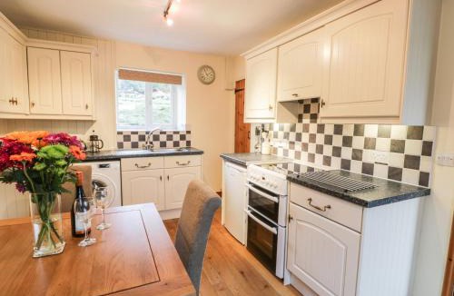 Dolgellau House | Llwyn Celyn