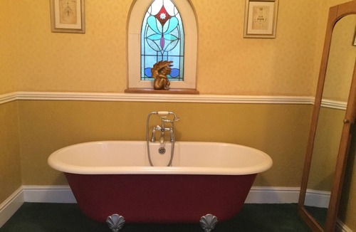 Llanelli House | Llwyn Country House