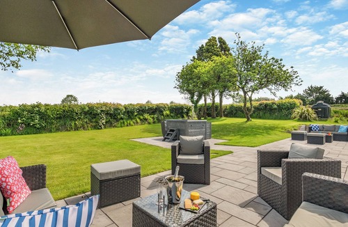 Clynderwen Cottage | Llwyncelyn Farmhouse