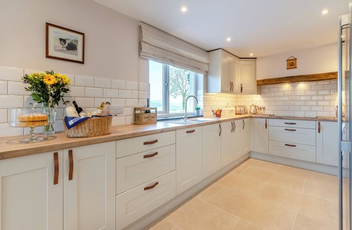 Clynderwen Cottage | Llwyncelyn Farmhouse