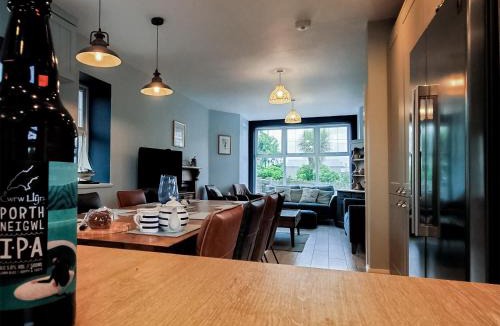 Edern House | Llywnfor