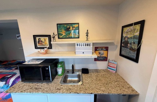 Medicine Park Apartment | LM Wildlife Rooftop house-hiking-Slps 4 w/queen bed