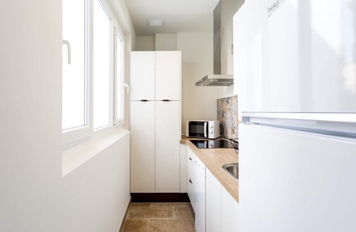 Santa Catalina Apartment | LN8 2BD+2BTH Cloakroom, Shared terrace with pool + Parking on demand