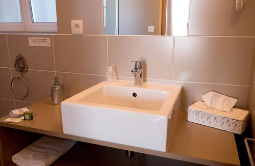 Sainte-Gauburge-Sainte-Colombe Hotel | Logis Auberge du Valburgeois