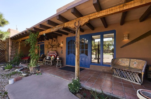 Alamedan Valley Apartment | LOBA LUNA Bed and Breakfast-Charming Albuquerque B&B -Bundle Rooms