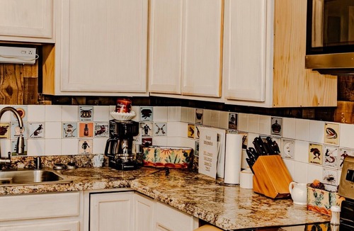 Alpine Cabin | Lobo Den! 360 Degree Privacy, barbeque pit & Dog Friendly