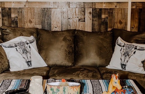Alpine Cabin | Lobo Den! 360 Degree Privacy, barbeque pit & Dog Friendly