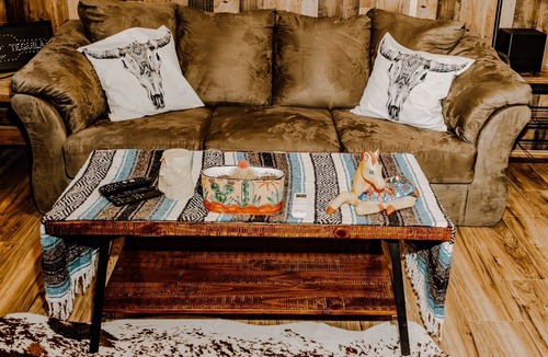 Alpine Cabin | Lobo Den! 360 Degree Privacy, barbeque pit & Dog Friendly