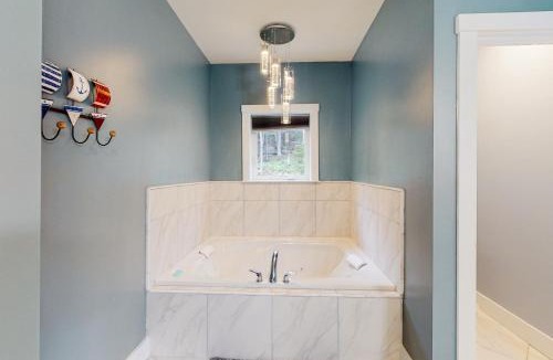 Boothbay House | Lobster Shack