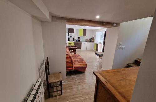 Brassac House | Loc Titiv