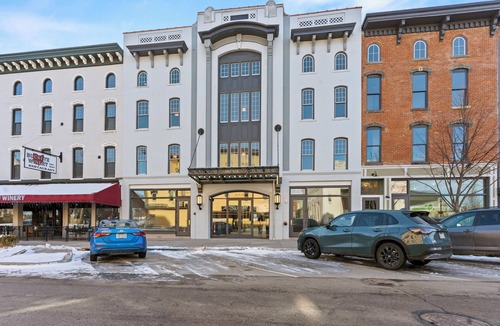 Newark Apartment | Local Discounts!-The Revitalized Newark Arcade