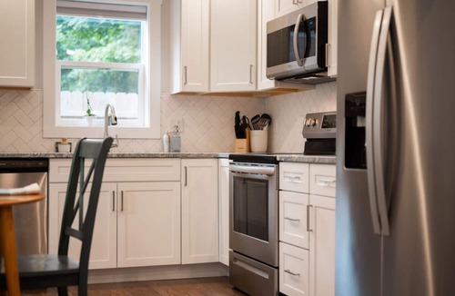 Traverse City House | Locally Owned 2BR w/Hot Tub