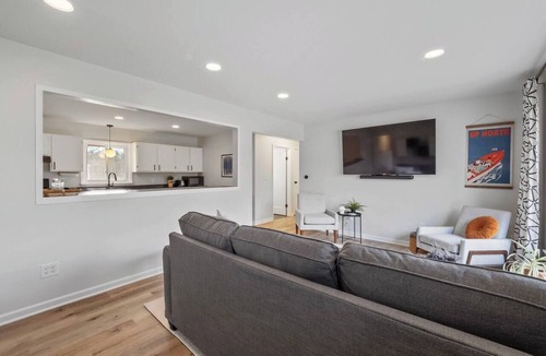 Manistee House | Locals Landing: Modern Family Retreat midway to Casino, River, & Lake Michigan