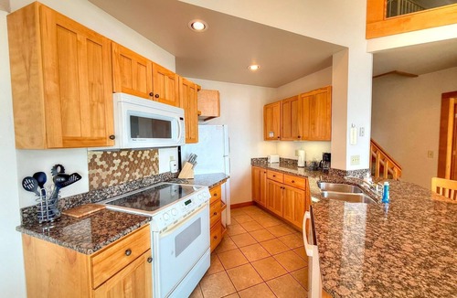 Lutsen Condo | Located directly on Lake Superior, this condo is ideal for families or groups