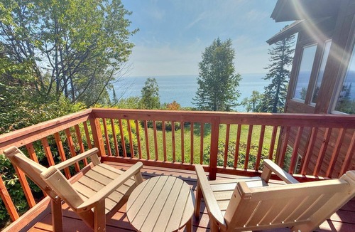 Lutsen Condo | Located directly on Lake Superior, this condo is ideal for families or groups