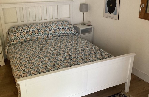 Varen Bed & Breakfast | Located in a historic village, this room is ideal for seeing the region.