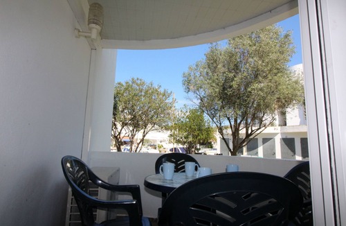 Santa Margarida Apartment | Located in a quiet area, well equipped, with communal garden and parking, ground floor. PO