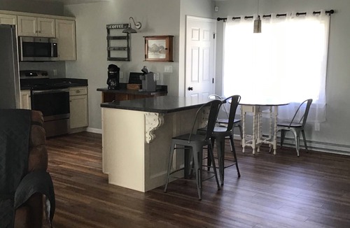 Geneva House | Located In Harpersfield twp in the heart of wine country and covered bridges