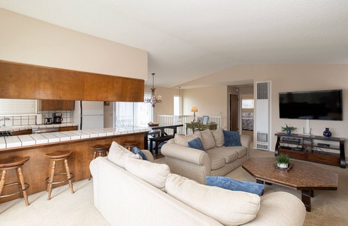 Oceano House | Located in Oceano in the California region, 1740 Laguna Drive Home has a patio. The air-conditioned accommodations is 1,650 feet from Pismo State Beach, and guests benefit from complimentary WiFi and private parking available on site.