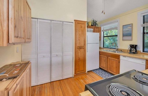 St. Simons Island Villa | Located in Sea Palms with beautiful Marsh views!