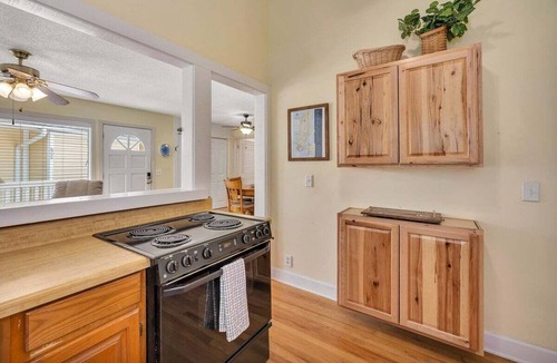 St. Simons Island Villa | Located in Sea Palms with beautiful Marsh views!