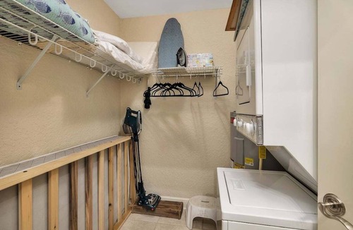 Demere Park Apartment | Located just blocks from Oceanfront Neptune Park