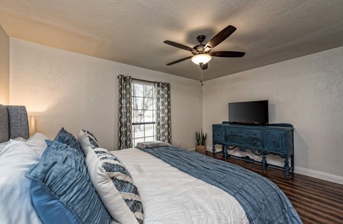 Robinson House | Located minutes from Baylor, Downtown Waco & I-35, stay with us!