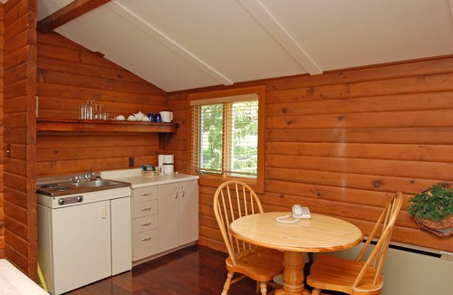 Fenelon Falls Cottage | Located on a Waterfront Golf Resort