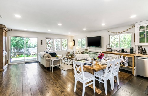 Benny Cottage | Located on beautiful Geneva Lake in Cartier, one hour from Sudbury!