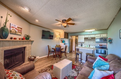 New Braunfels Condo | Located right on the Comal River! Pool, hot tub, direct river access!