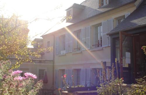 Coucy-le-Chateau-Auffrique Apartment | LOCATION à COUCY LE CHATEAU