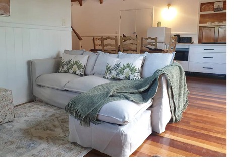 Eagle Heights House | Locatio Location Location