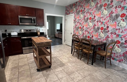 Rosewood House | LOCATION! 1 mile from William Brice Stadium - Close to Campus! Close to IT ALL!