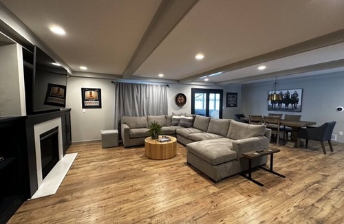 Harters Heights House | LOCATION- 3 bedrooms with 3 full baths