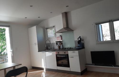 Saint-Clement House | LOCATION APPART 45 M² - 2 CH AVEC JARDIN PRIVATIF