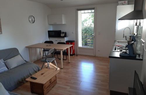 Saint-Clement House | LOCATION APPART 45 M² - 2 CH AVEC JARDIN PRIVATIF