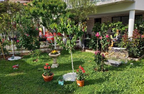 Fontaine Lestang-Bagatelle-Papus-Tabar-Bordelongue House | Location chambre chez Fadila Alouane